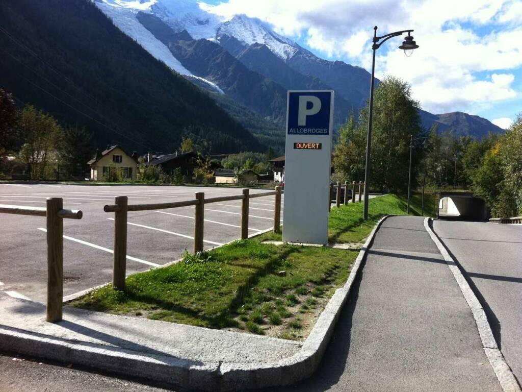chamonix parking